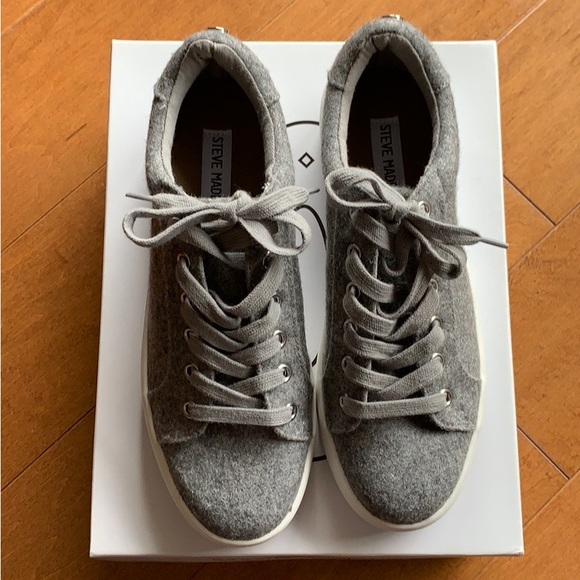 New in Box, Steve Madden Bertie platform sneakers in gray flannel size 7.5 - Picture 3 of 6